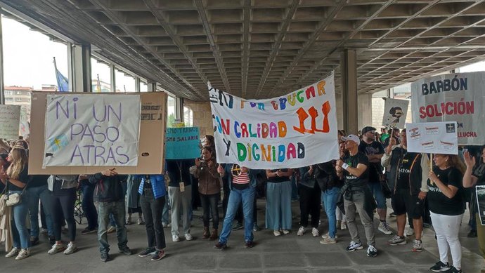 Archivo - Huelga educativa en Asturias en junio de 2025.