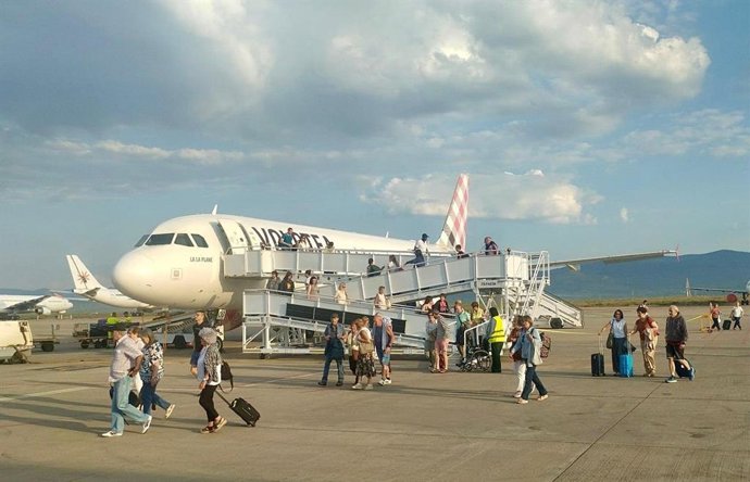 Imagen de un avión en el Aeropuerto de Castellón.
