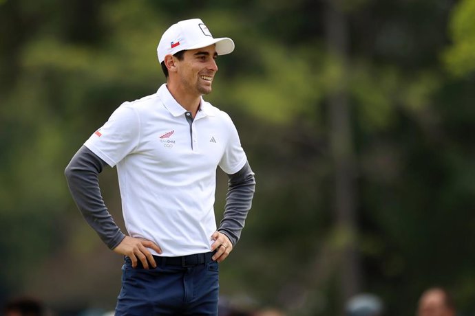 SANTIAGO, CHILE- NOV 2: Joaquin Niemann de Chile juega la bola durante la final masculina individual del Golf en los juegos Panamericanos Santiago 2023 en el Club de campo Príncipe de Gales el 2 de Noviembre en Santiago, Chile./  Joaquin Niemann Daily