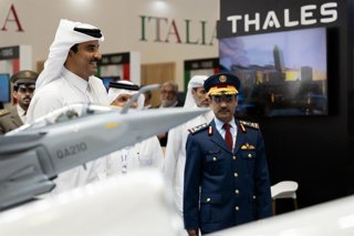 Archivo - January 19, 2026, Doha, Doha, Qatar: The Emir of Qatar, Sheikh Tamim bin Hamad Al Thani, inaugurates the ninth Doha International Maritime Defence Exhibition and Conference (DIMDEX 2026) at the Qatar National Convention Centre in Doha, Qatar. Ja