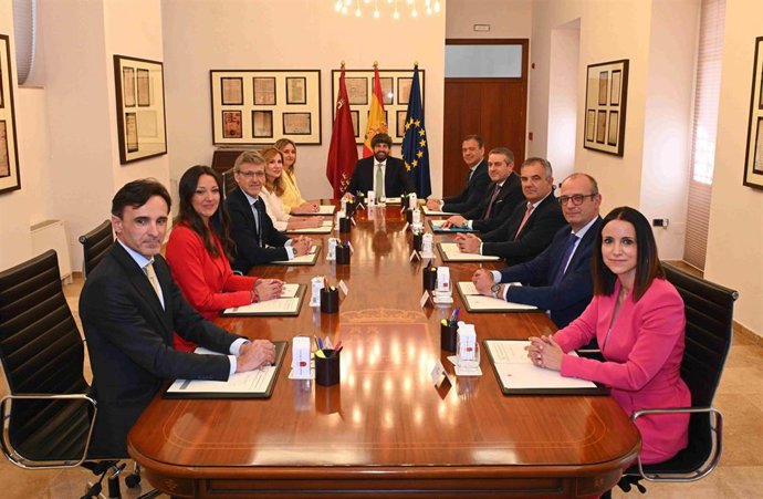 Primer Consejo de Gobierno tras la remodelación del Ejecutivo regional