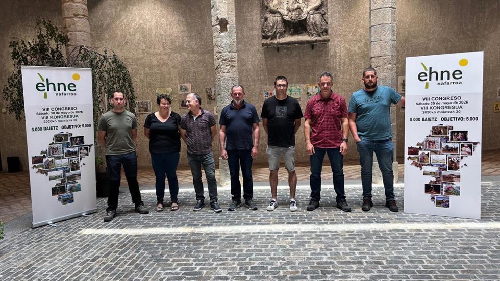 Los integrantes de la nueva ejecutiva de EHNE en Navarra.