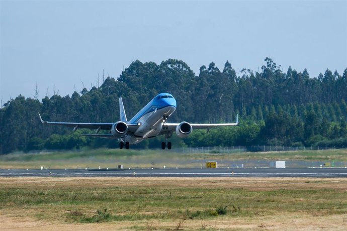 KLM inaugura su nueva ruta entre Santiago de Compostela y Ámsterdam