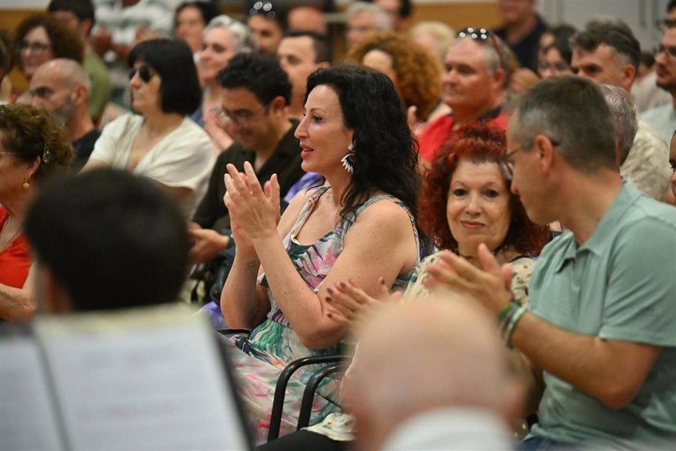 La alcaldesa de Almería, María del Mar Vázquez, en el 35º aniversario de la Banda Sinfónica San Indalecio.