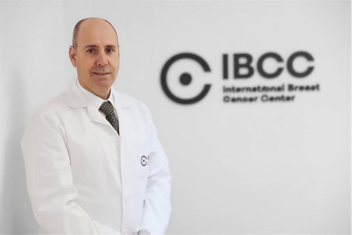 El director del International Breast Cancer Center de Barcelona (IBCC-Pangaea Oncology) y director científico del IOB Madrid, Javier Cortés.