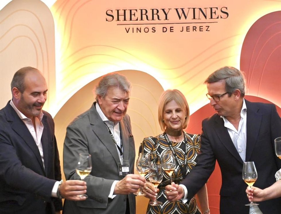 La alcaldesa de Jerez (Cádiz), María José García-Pelayo, en la inauguración de la XIII edición del Salón Internacional Vinoble.
