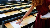 La PAU comienza el martes con barridos selectivos de dispositivos electrónicos para evitar copiar en los exámenes