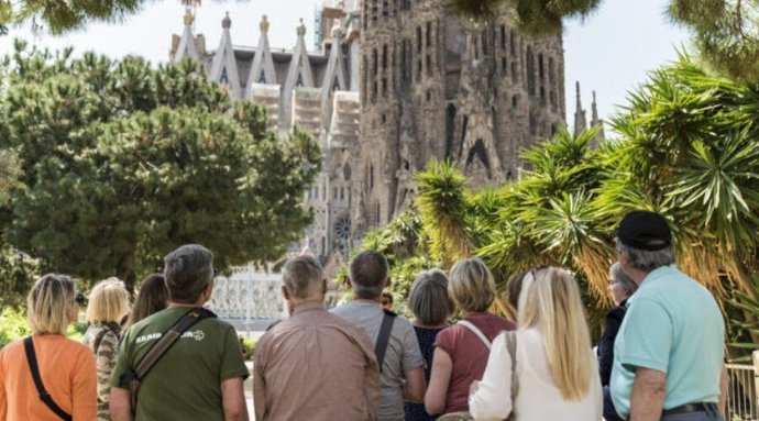 Visitantes en la Sagrada Familia de Barcelona