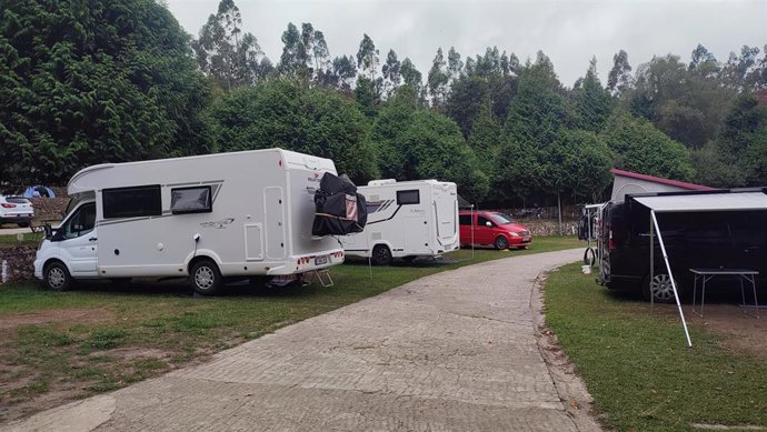 Archivo - Camping en La Franca (Ribadedeva). Alojamientos extrahoteleros. Tienda de campaña, autocaravanas, caravanas.