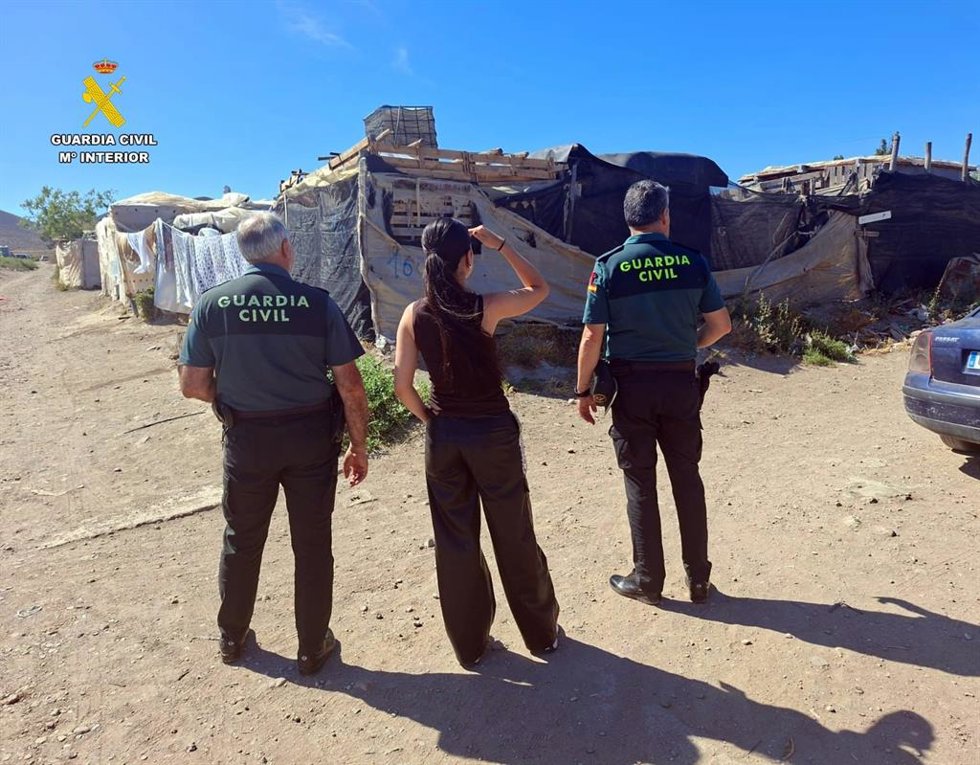 Imagen de una alumna en prácticas en la Guardia Civil.