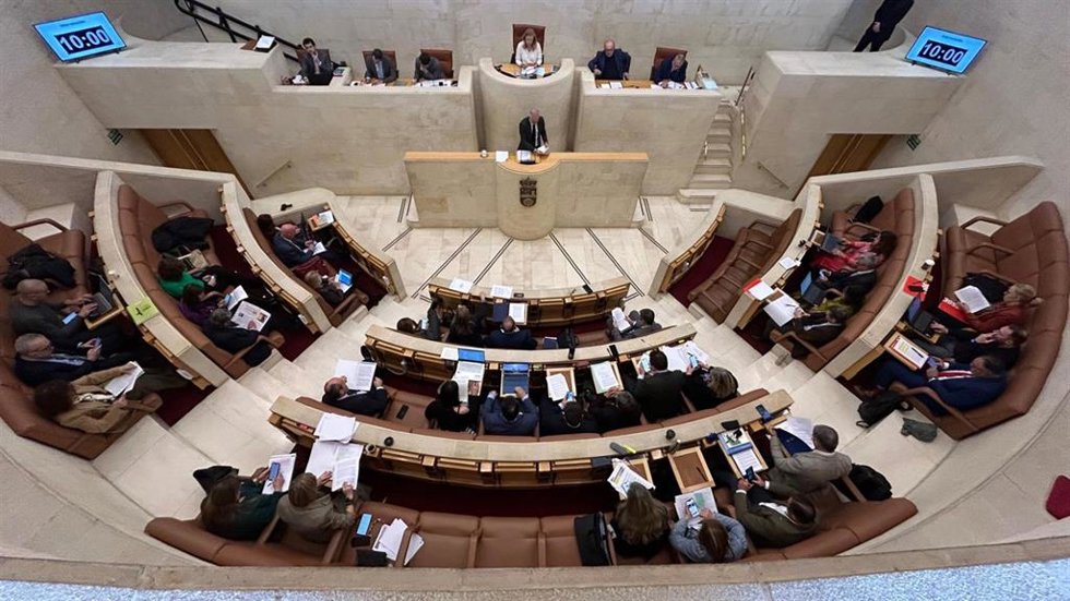 Archivo - Pleno del Parlamento de Cantabria