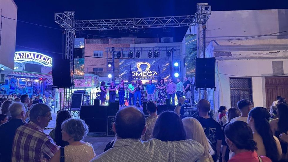 La alcaldesa de Almería, María del Mar Vázquez, ha acompañado a los vecinos de La Cañada en sus fiestas patronales en honor a San Urbano que se celebran hasta este domingo, día 31 de mayo.