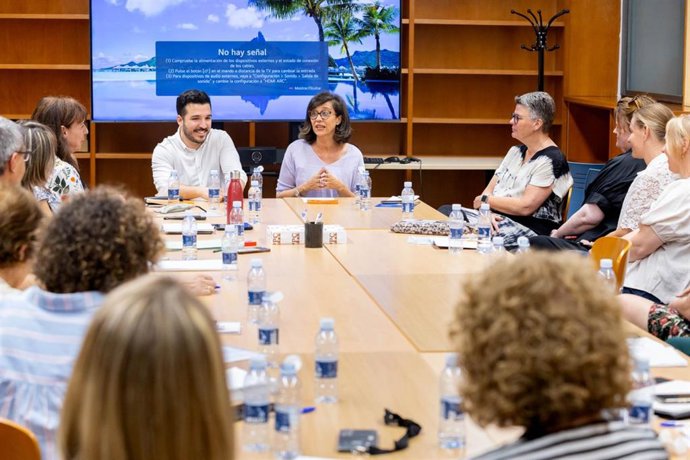 La consejera municipal de  Políticas Sociales del Ayuntamiento de Zaragoza, Marian Orós, durante la reunión celebrada con  una delegación técnica procedente de Aarhus (Dinamarca) en el marco del proyecto europeo CITICESS