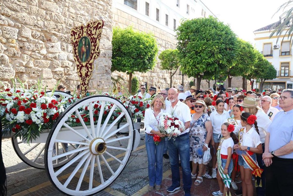 Asistentes a la Romería de San Bernabé en Marbella (Málaga).
