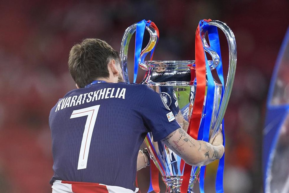 Khvicha Kvaratskhelia, Paris Saint Germain