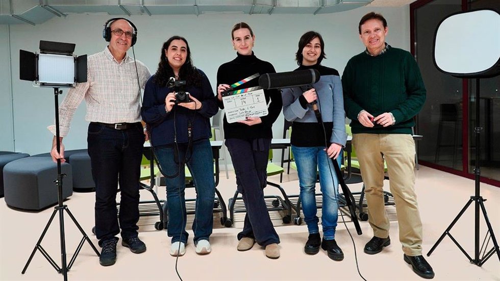 Estudiantes del Grado en Estudios Ingleses de la Universidad de La Rioja escriben, dirigen y protagonizan el cortometraje Not Just About Money