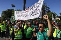Direcciones de centros condenan "agresiones policiales" a docentes:  "Defender la escuela pública no es ningún delito"