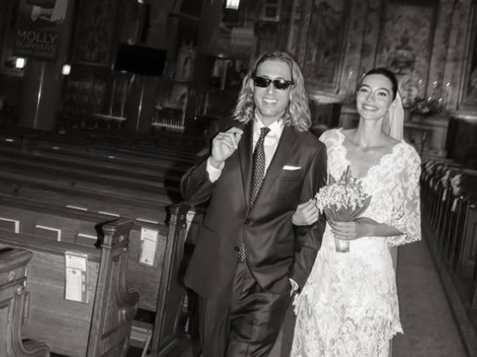 Rocío Crusset ha compartido las imágenes de su boda con Charlie Schein