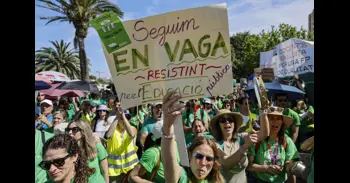 La vaga indefinida en l'ensenyament valencià entra en la seua quarta setmana
