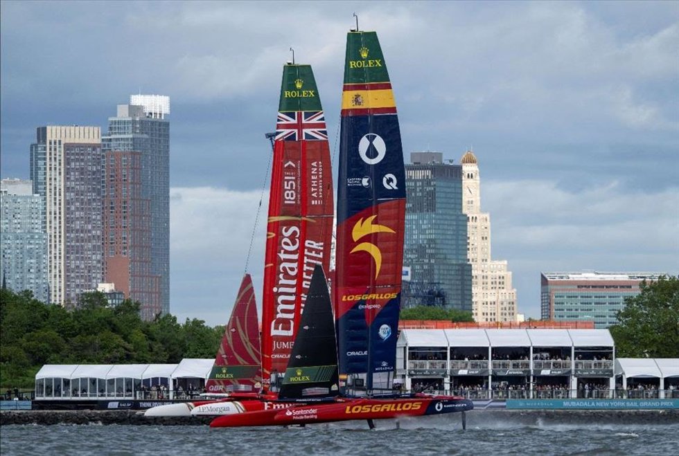 El equipo español de SailGP pelea con el británico en el GP Nueva York 2026