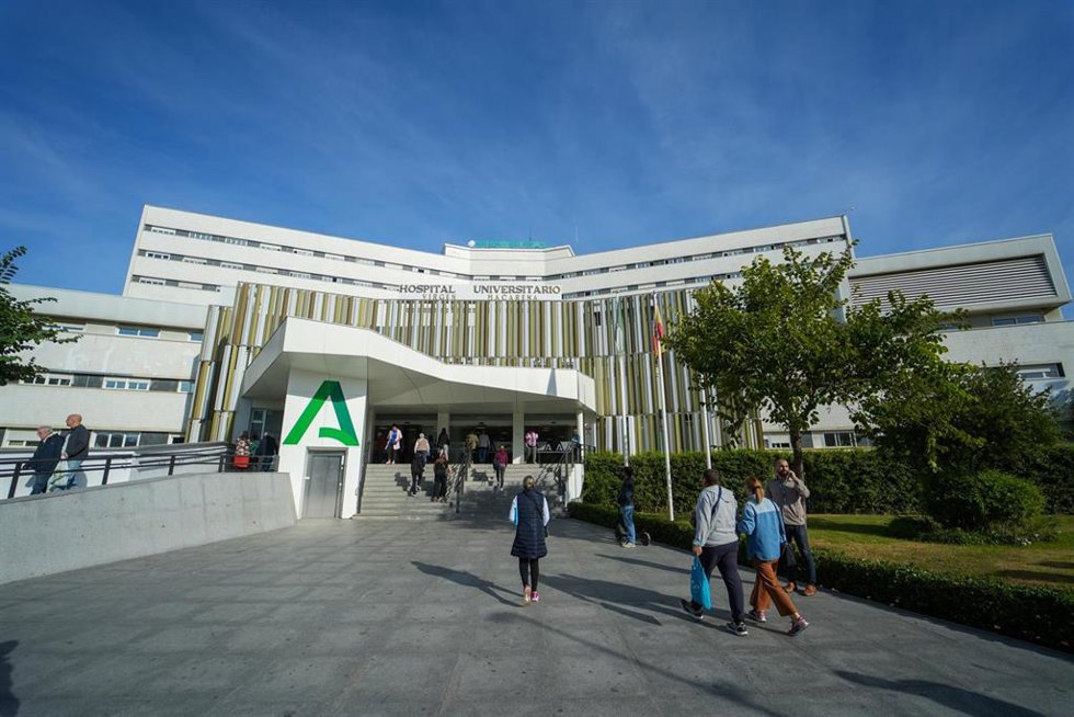 Archivo - Imagen de la fachada del Hospital Macarena de Sevilla, como imagen de recurso