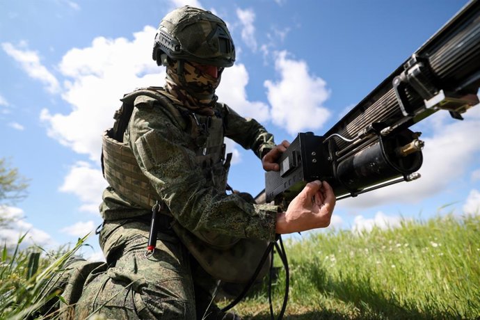RUSSIA, KHERSON REGION - MAY 14, 2026: A serviceman of a military reconnaissance unit of the 18th Combined Arms Army with Russia's Dnepr Group of Forces is seen with a ZALA unmanned aerial system in the zone of Russia's special military operation