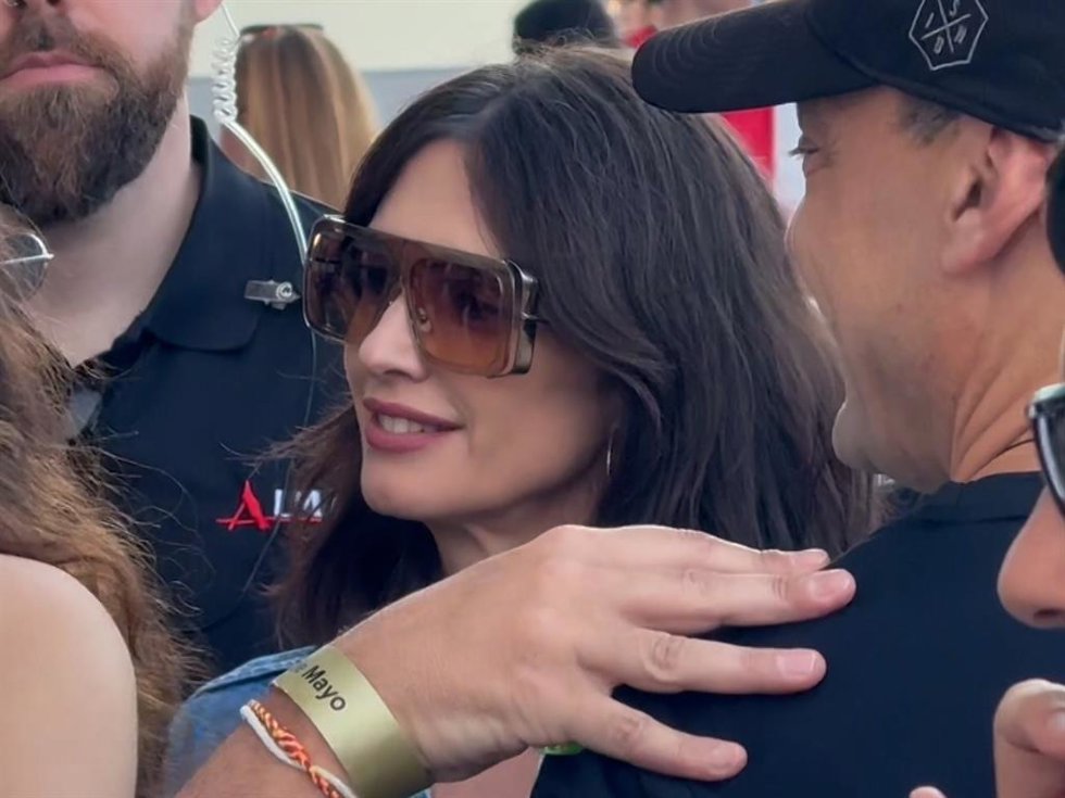Paz Vega recupera la sonrisa en el concierto de Bad Bunny en Madrid