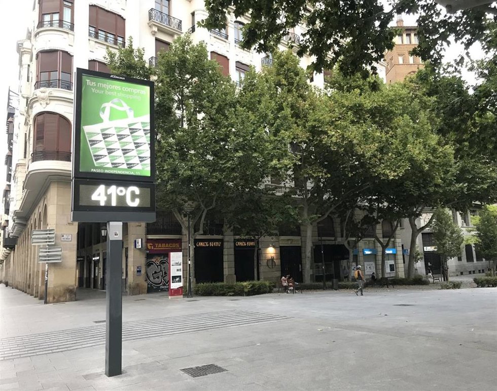 Archivo - Termómetro que marca 41 grados. Imagen de archivo