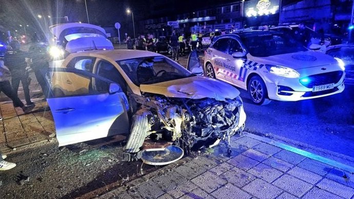 Estado en el que quedó el vehículo tras colisionar en Valladolid después de una peligrosa persecución.