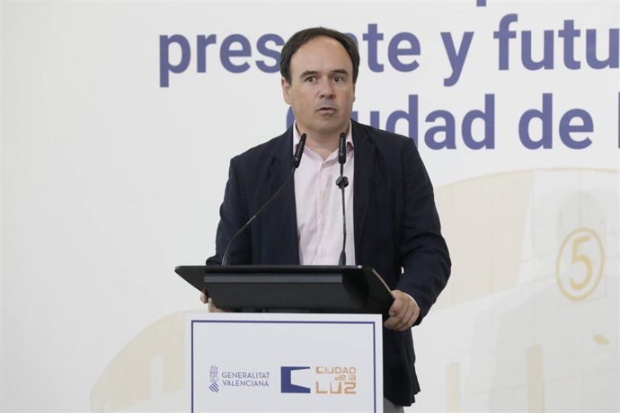 El 'president' de la Generalitat Valenciana, Juanfran Pérez Llorca, este lunes en la Ciudad de la Luz de Alicante