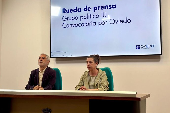 Rueda de prensa del Grupo Municipal IU-Convocatoria por Oviedo sobre la presentación del plan municipal de Vivienda.