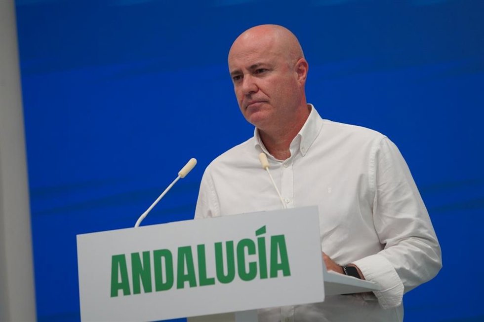 El vicesecretario de Agricultura, Ganadería, Agua y Desarrollo Rural del PP-A, José Carlos Álvarez, en una atención con los medios.