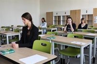 Amnistía Internacional denuncia el "adoctrinamiento" de Rusia en las aulas: "Son fábricas de sumisión"