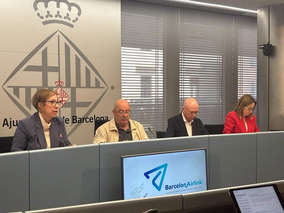 Gil junto a Nadal, Martí y Valenzuela en rueda de prensa este lunes