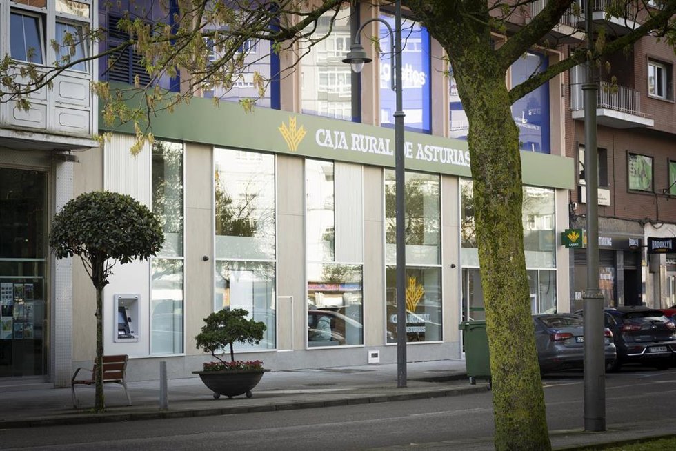 Archivo - Nueva oficina principal de Caja Rural de Asturias en Avilés.