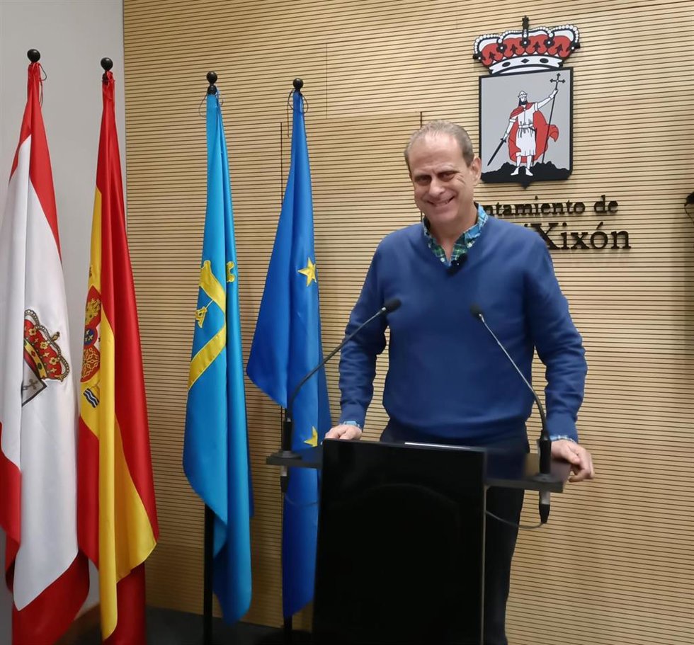 Archivo - El concejal del Grupo Municipal Socialista del Ayuntamiento de Gijón Tino Vaquero.
