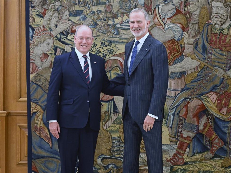 Alberto II de Mónaco y el Rey Felipe VI durante el encuentro en el Palacio de La Zarzuela