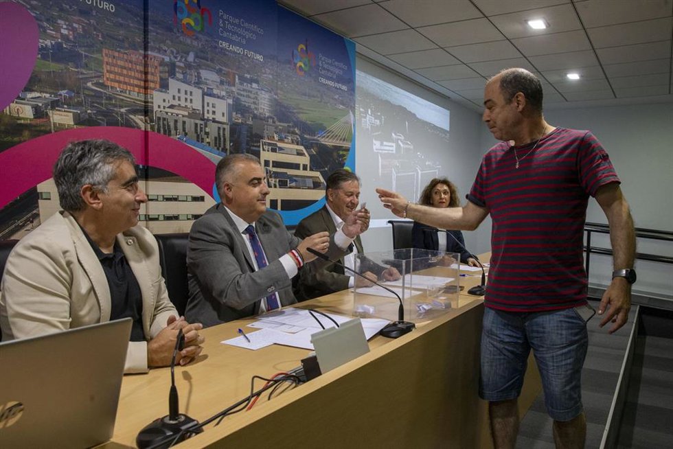 Sorteo de las tres VPO de Orejo (Marina de Cudeyo) celebrado en el salón de actos del Parque Científico y Tecnológico de Cantabria (PCTCAN)