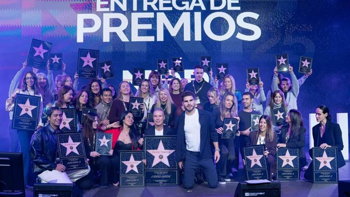 Lanzadores digitales; la nueva profesión que está naciendo detrás de los grandes creadores en español