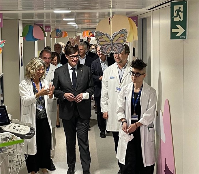 El president de la Generalitat, Salvador Illa, durant la visita