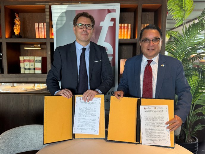 Becas Embajada de Honduras en España y Formato Educativo