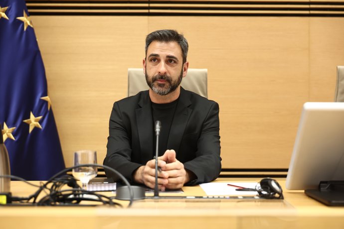 El exdirector de informativos de À Punt, Ivan Esteve Besalduch, comparece ante la Comisión de Investigación sobre la dana, en el Congreso de los Diputados, a 1 de junio de 2026, en Madrid (España).