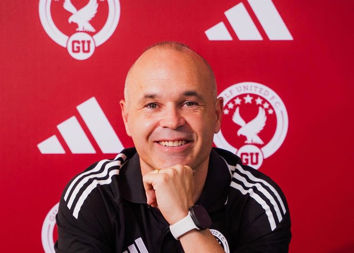 Andrés Iniesta debuta como entrenador en el Gulf United de Dubái