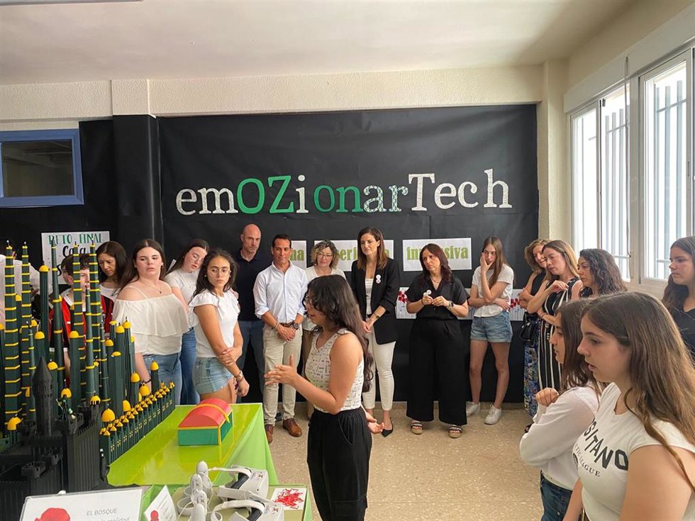 Presentación del proyecto EmOZionarTech.