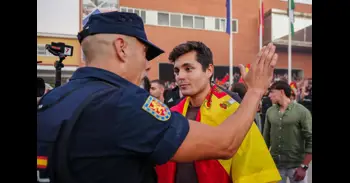 La Policía impide la entrada de Vito Quiles y Bertrand Ndongo en el Congreso para participar en una jornada de Vox