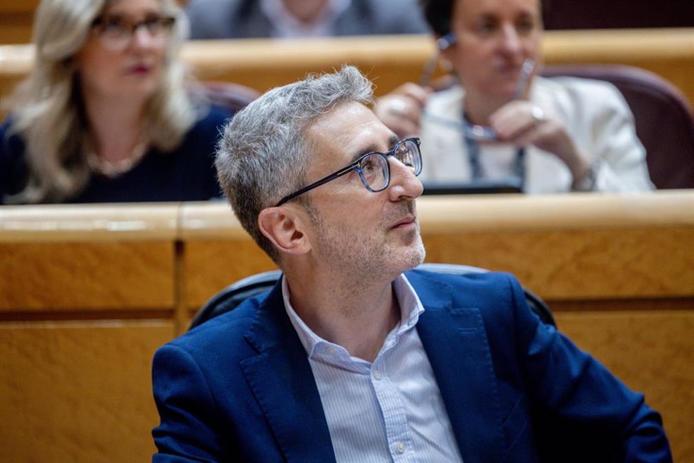 El ministro de Hacienda, Arcadi España, durante una sesión plenaria en el Senado, a 26 de mayo de 2026, en Madrid (España). 