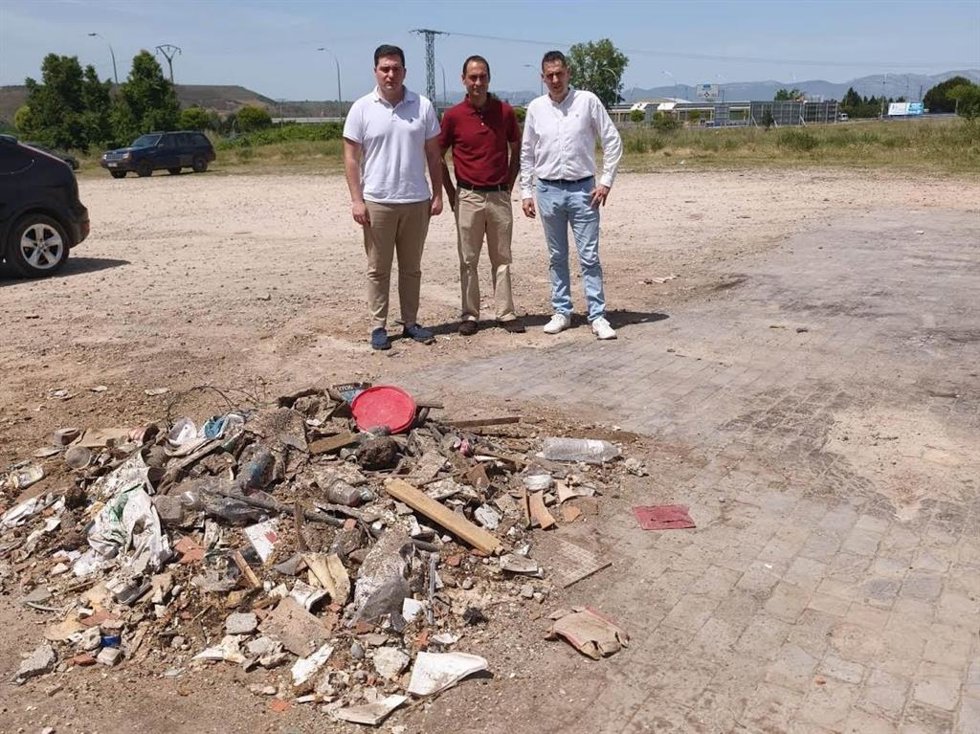 El PR+Riojan@s critica "el abandono del solar del antiguo silo de Nájera y propone hacer un "aparcamiento digno"