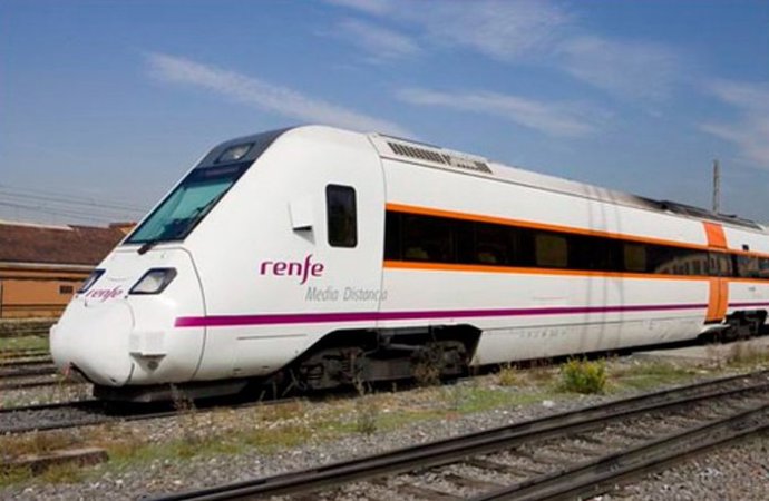 Imagen de archivo de un tren de media distancia de Renfe