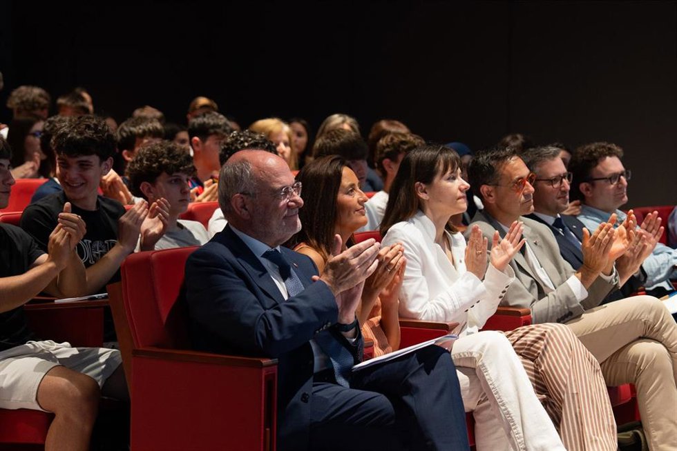 El conseller de UE y Acción Exterior de la Generalitat, Jaume Duch, junto a la consellera de Educación y Formación Profesional, Esther Niubó