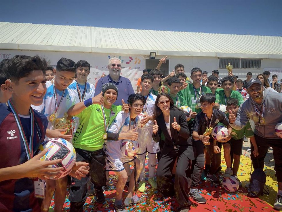 Más de 400 niños y jóvenes cierran la temporada de fútbol solidario de LaLiga en Za'atari y Azraq.